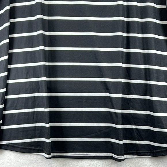 BloomChic Women’s Top Plus Sz 26 Black & White Poly Knit Striped Scoop Neck NWT - Picture 5 of 10